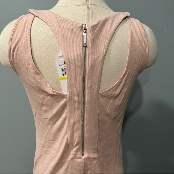 NWT NWT Cable & Gauge Pink Latte Rib Knit Sleeveless Top Size Medium - Picture 8 of 9